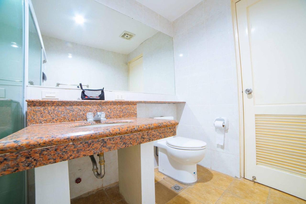 Reddoorz Premium @ Korea Town Angeles City Exteriör bild
