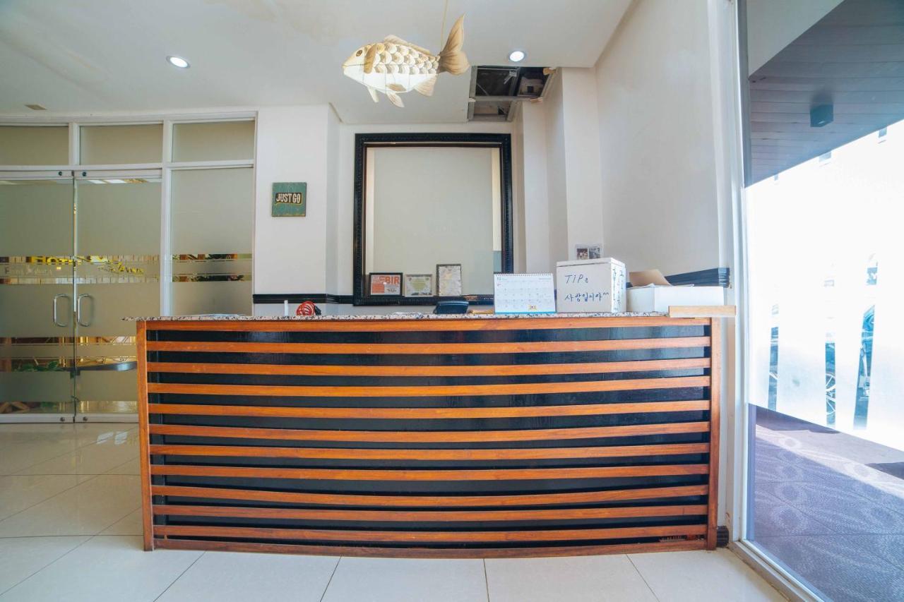 Reddoorz Premium @ Korea Town Angeles City Exteriör bild